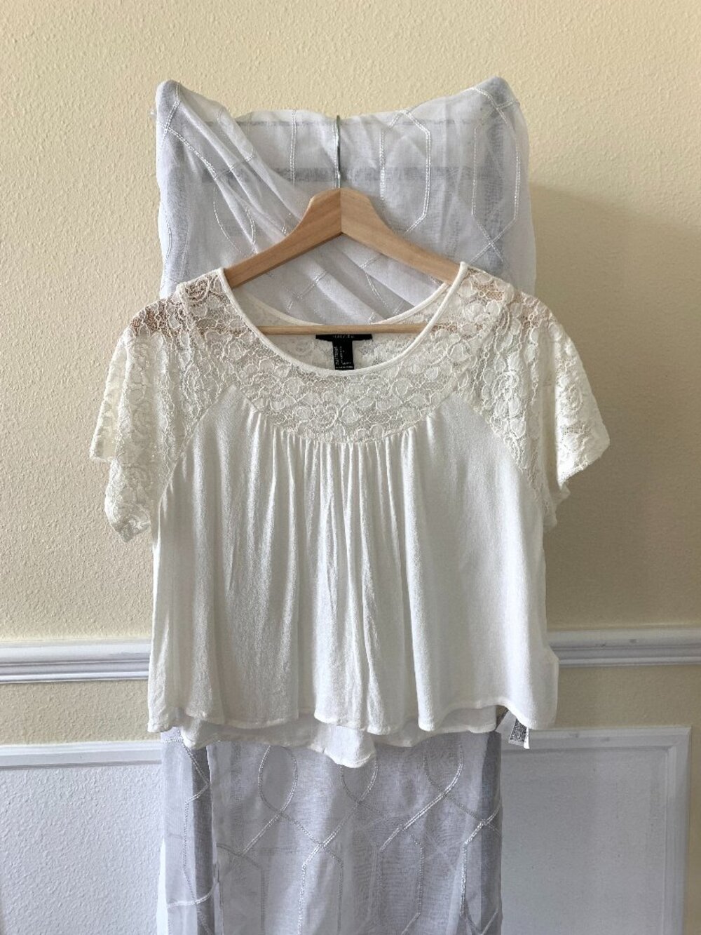 Forever 21 White Lace Yoke Short Sleeve Boho Blouse Size Small